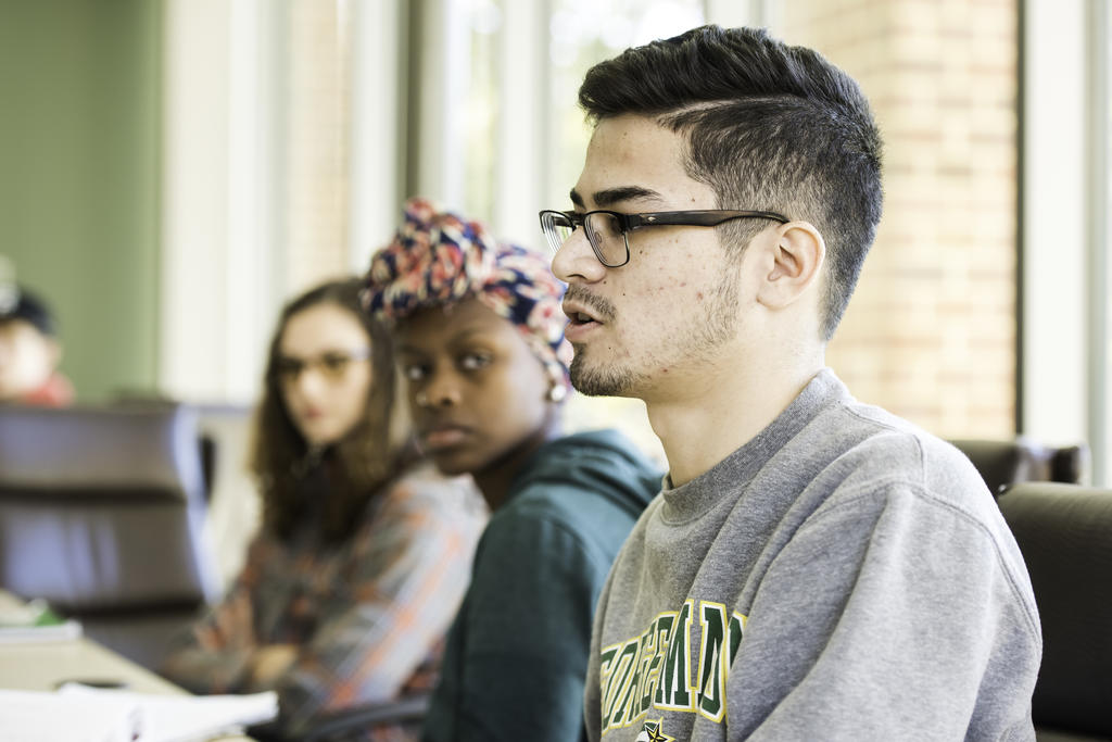 Students participate in class on Mason Campus
